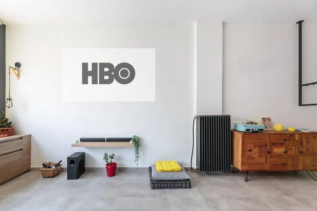 Apartment Home Cinema At The Center Of Thessaloniki